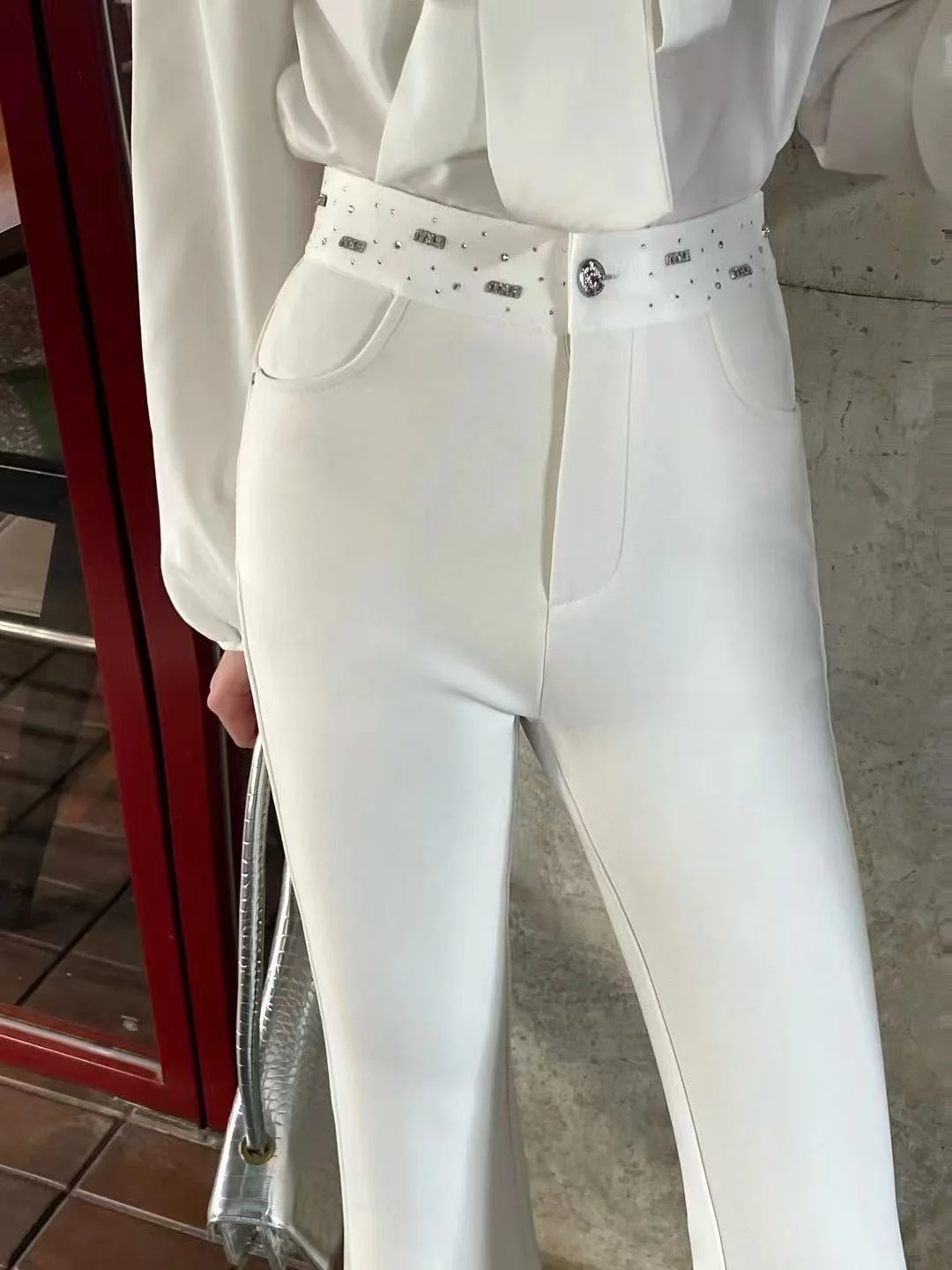

Брюки-клеш с высокой талией для женщин, повседневные, белые, блестящие, весна-лето, длинные, модные, на молнии