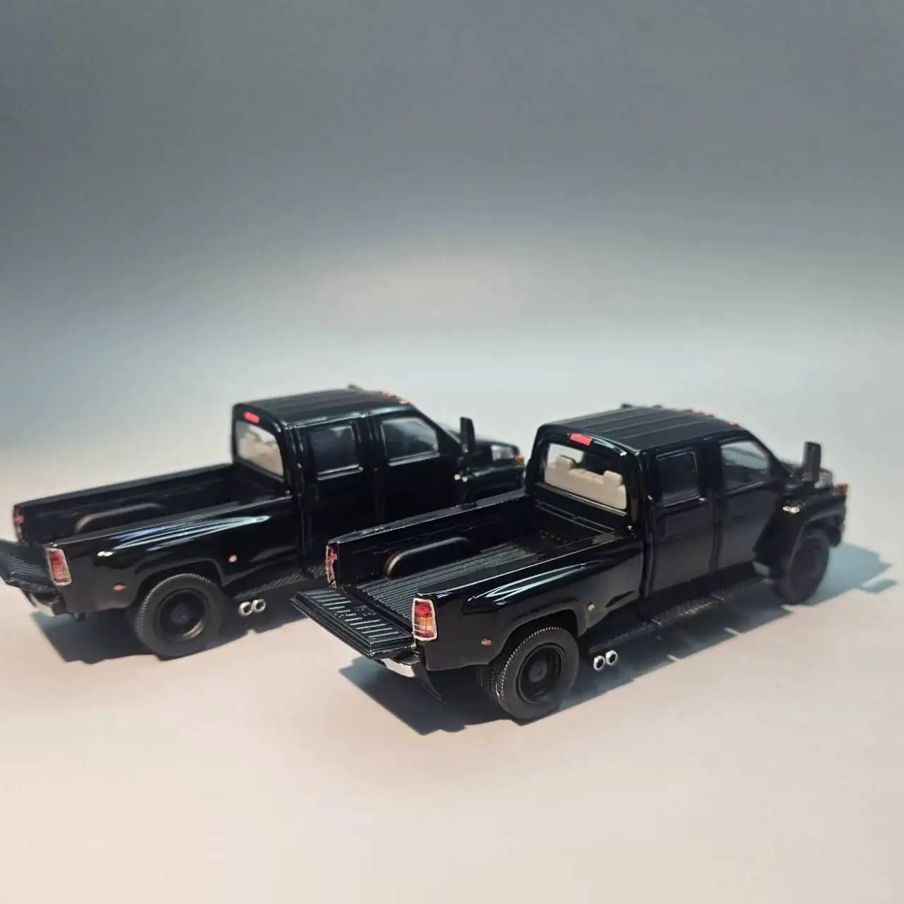 GOC 1:64 GMC Topkick Kodiak Pickup Black Limited Edition Car Model
