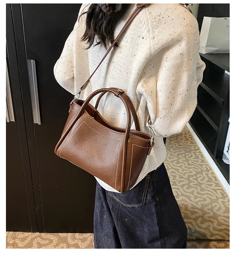 Retro Casual PU Square Bag Women's Shoulder Bag Daily Large Capacity Crossbody Bag Classic Casual Crossbody Bag Shopping Bag