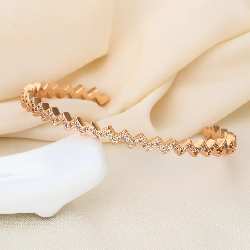 

Irregular Open Wave Bracelet - Women's Exquisite Full-Zircon Luxury, Versatile Chic Elegant Minimalist Handpiece