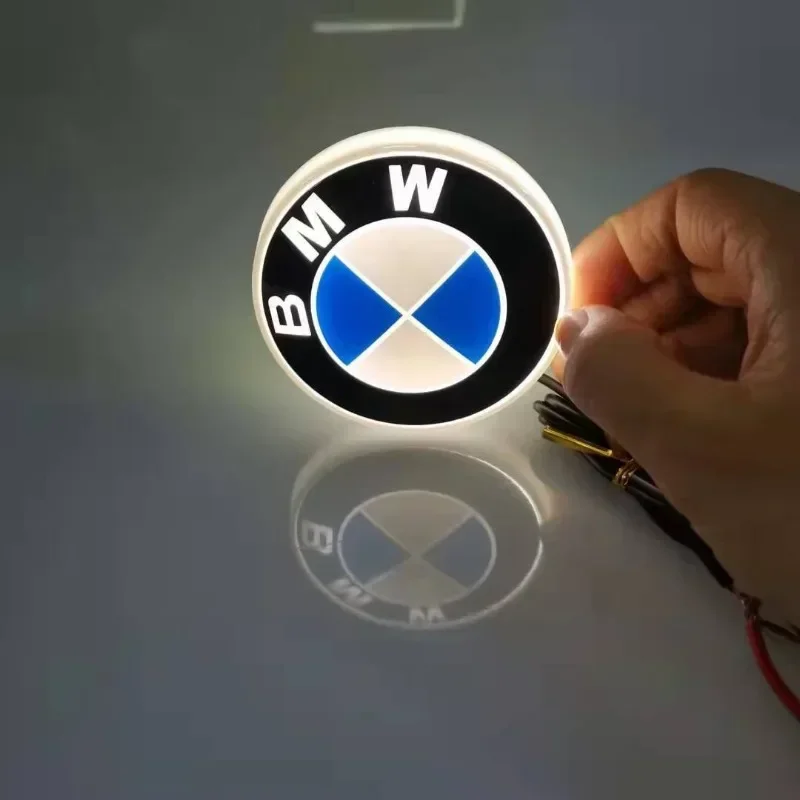 

8.2CM 4D LED Emblem Logo Glowing Light Car Badge For BMW X1 X3 X5 X7 E46 E90 E60 F10 F11 F20 F30 F34 F01 G20 G21 G31 Accessories