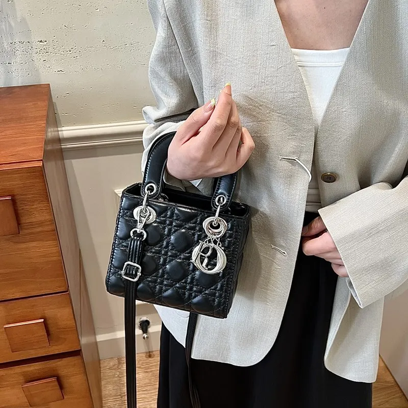 

Gorgeous Maillard Style Handbag Luxurious Design Casual Travel Popular Crossbody Adjustable Underarm Stylish