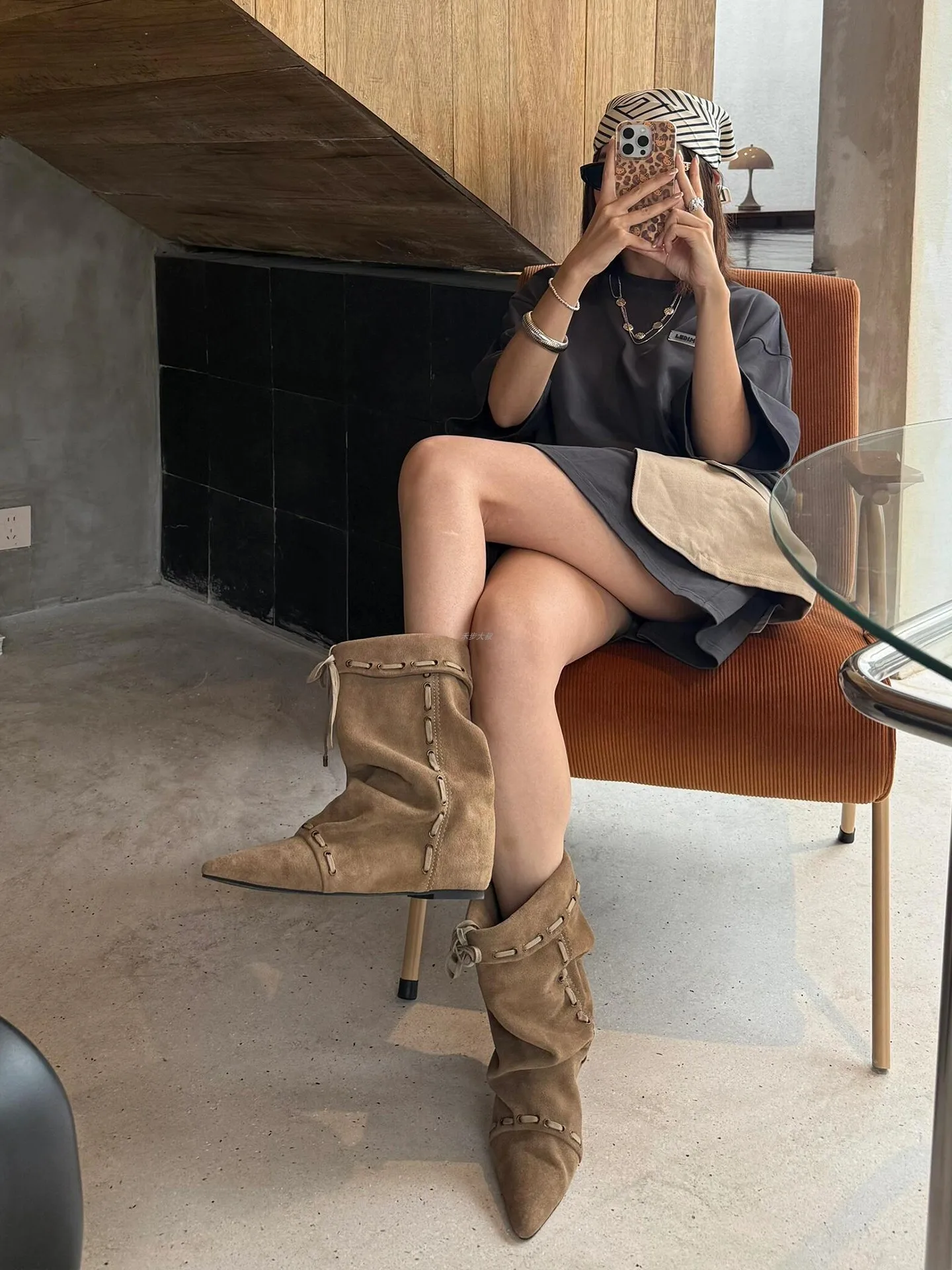 Retro Folded Knight Boots with Inner Heightening Flat Bottom Sharp Point Cross Buckle Design Fashionable All-Season Booties