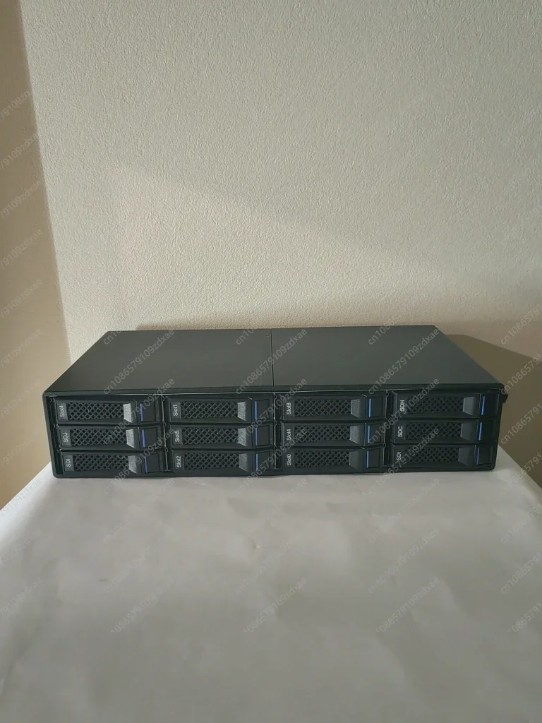 12-Disk hard disk expansion cabinet external storage box nas 12G backplane can be connected in series with multiple cages