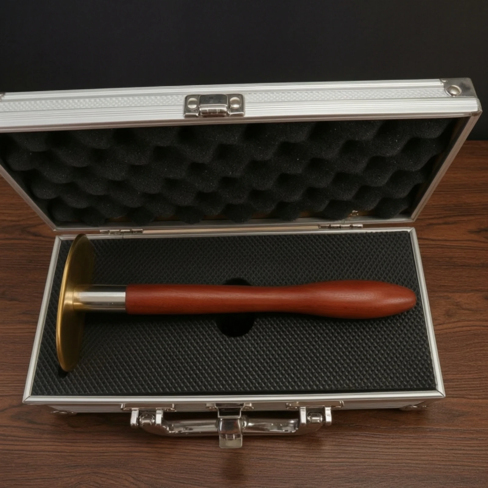 strumento-gua-sha-con-manico-in-legno-raschietto-ergonomico-in-ottone-per-massaggio-profondo-resistente-per-massaggiatori-e-viaggi