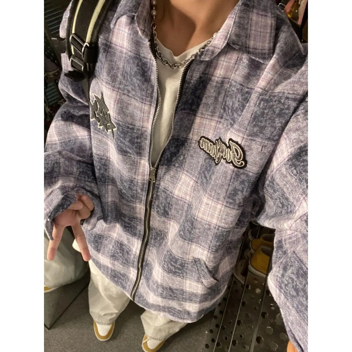 

Мужская куртка-бомбер в стиле ретро с вышивкой в виде звезд, свободный крой, на молнии, весенне-осенняя, модная, молодежная, из полиэстера