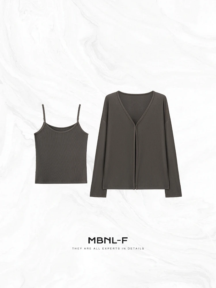 

Комплект MBNLF Fog Sensation: Удобный матовый однотонный костюм с юбкой для женщин, модная весенняя коллекция 2025