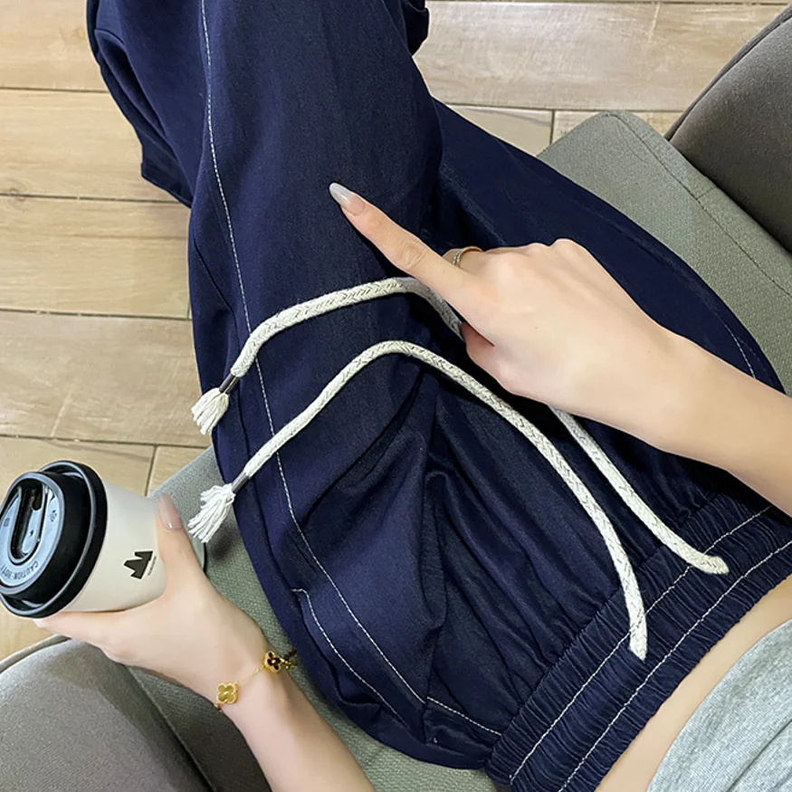 بنطلون جينز نسائي خفيف الوزن وواسع الساق من Yapher بخصر عالٍ مع بنطال برباط مرن يسمح بمرور الهواء باللون الأزرق الداكن