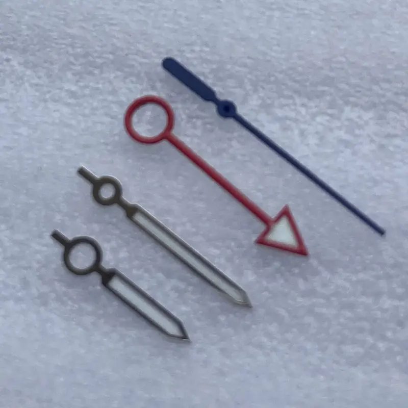 นาฬิกาข้อมือดัดแปลงชิ้นส่วนเหล็ก BGW-9ฟ้าเรืองแสงสีแดง Gmt เหมาะสำหรับ NH34เคลื่อนไหวอัตโนมัติ