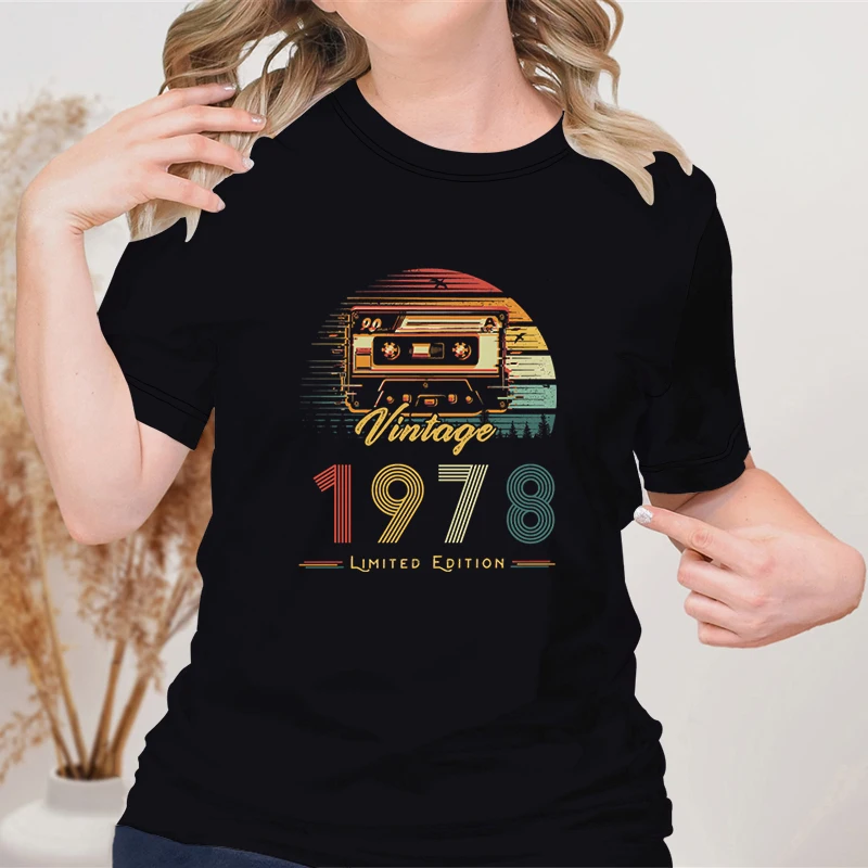 1978 Vintage Crew Neck T Shirt Female Radio Age Birthday Tops 46th Birthday Gift for Lady Vintage Television Graphic Sleeve Tee