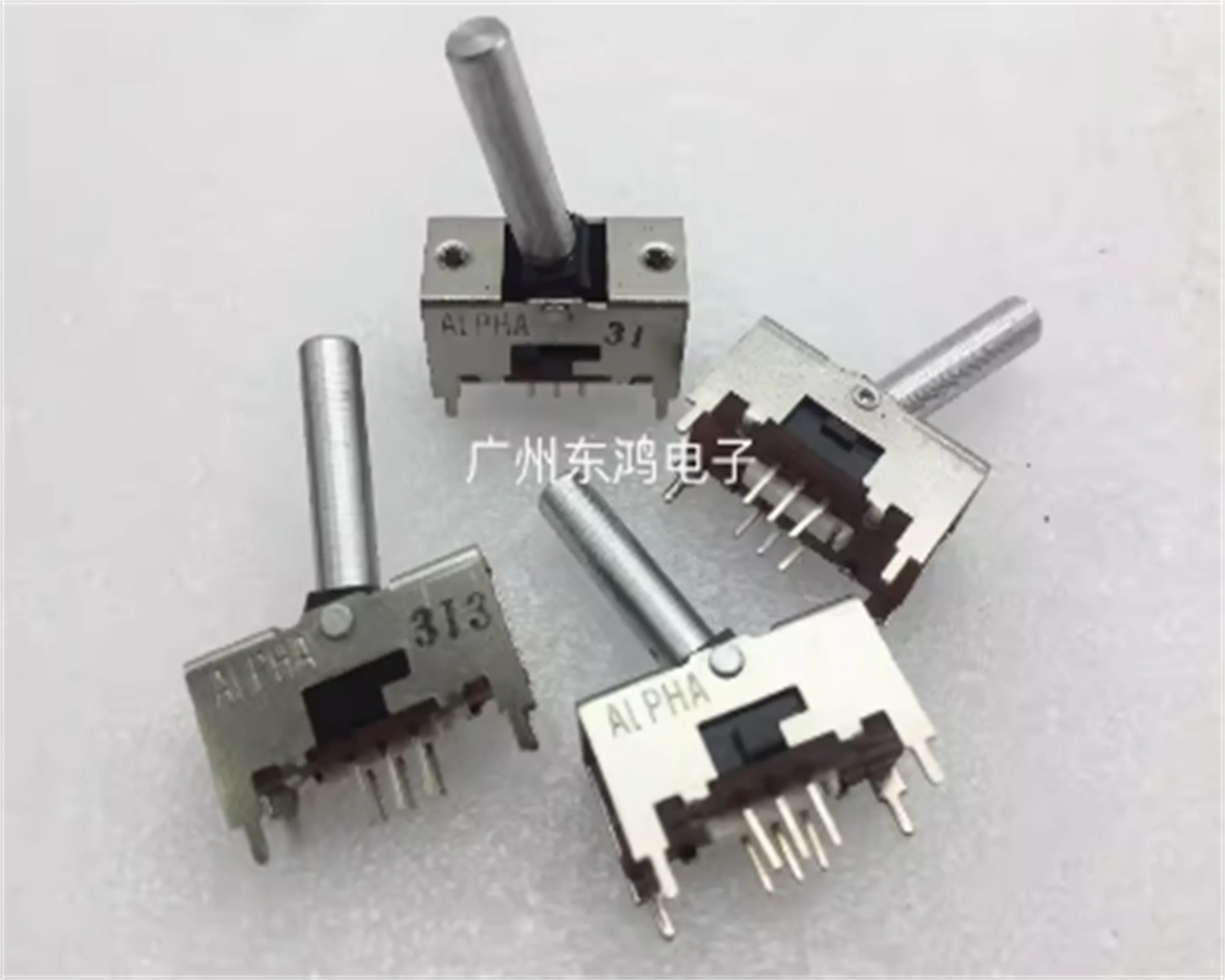 1 PCS Taiwan ALPHA Alpha left and right joystick toggle switch, 2 gears, 6 legs, handle length 20mm