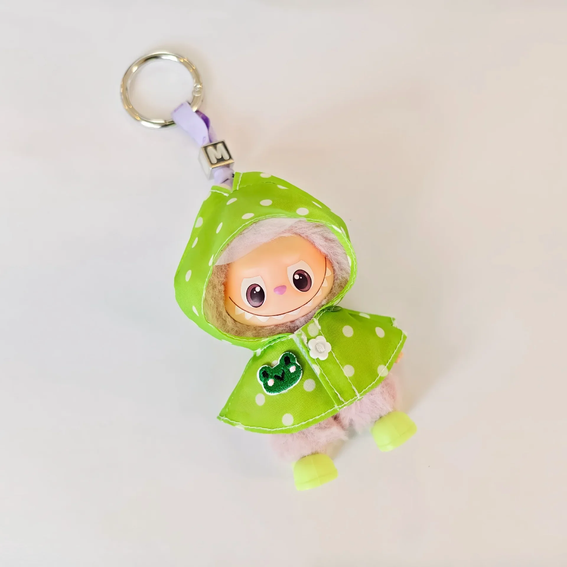 

Новая мини-ткань Labu четвертого поколения, одежда с маленьким кляпом для носа, водонепроницаемый комплект плащ и обуви от дождя, замена 4.0 LABUBU