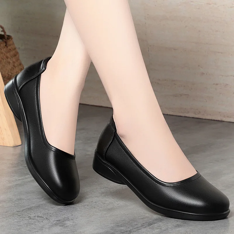 

All Match Fashion Breathable Comfortable Flat Platform Shoes Women Loafers 2025 Fall Shallow Soft Leather Shoes for Mom WOrk