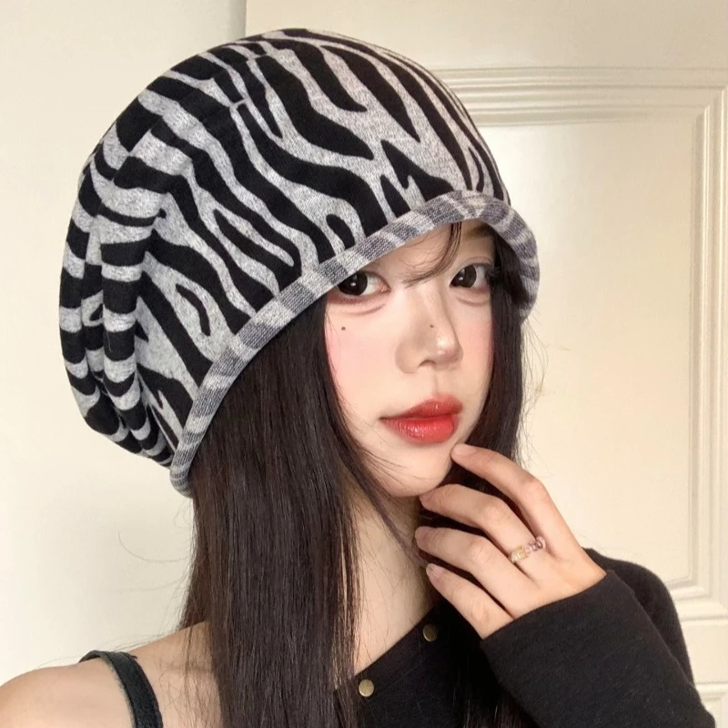 Koreanische Mode Gestreifter Pullover mit gerolltem Rand für Damen, Frühlings- und Herbstmütze, vielseitige Strickmütze für große Köpfe. – Detail 3