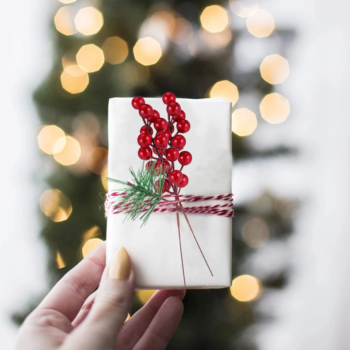 

20 Pcs Artificial Flower Branches Life like Christmas Berry Pine Needle Bouquet Decor for Home Wedding Party Simulated Flower