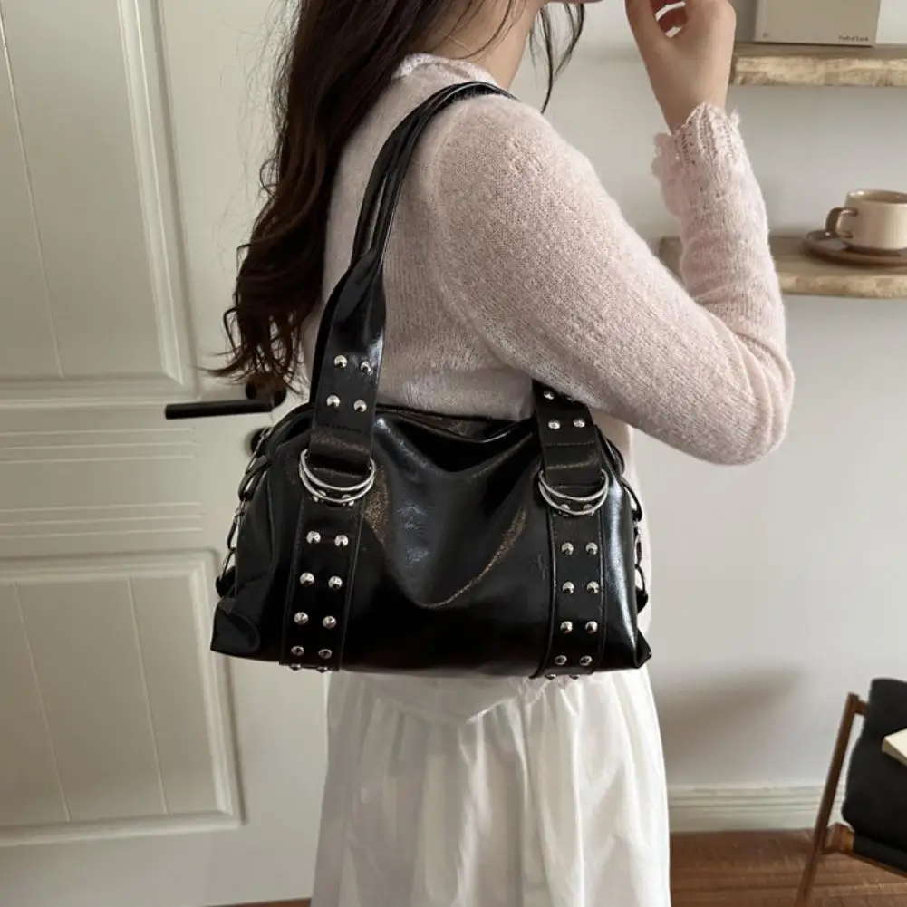 Y2K Punk Handtasche mit Nieten für Damen, aus Kunstleder, große Kapazität, Schultertasche, Vintage-Mode, Boston-Tasche, Umhängetasche für den täglichen Gebrauch. – Detail 17