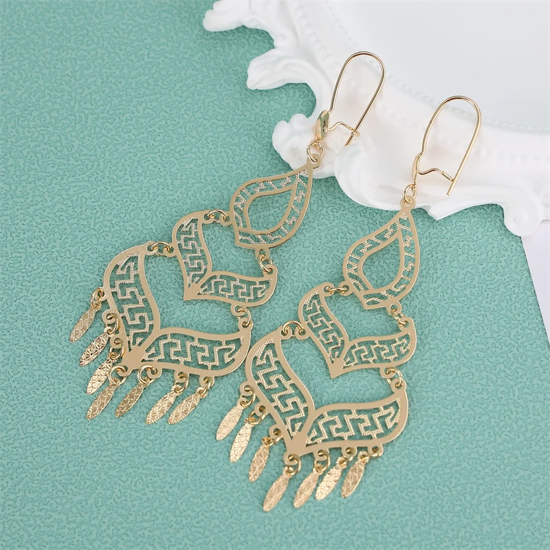 Fashion Women Arabesque Dangle Earrings with Heart Shape Tassels Gold Plating Women Drop Earrings Luxury Wedding Jewelry Bridal