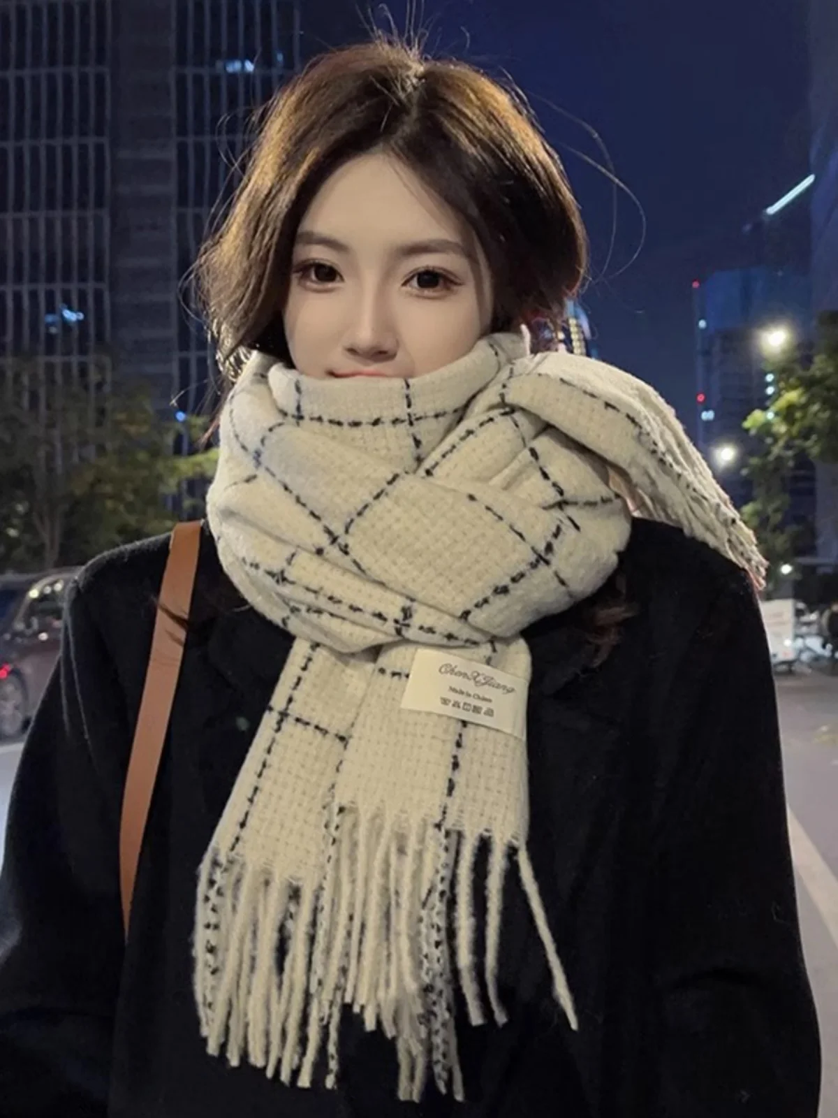 Fashion Striped Plaid Slayer 2024 Tassel Scarf Women Winter Fall Warm Shawls Wraps Ladies Thickeing Scarves News R177