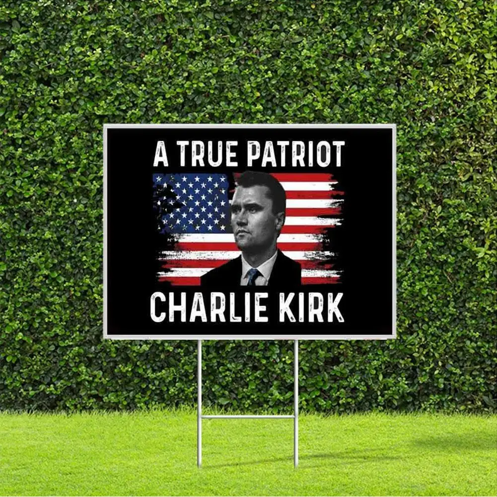 حصة معدنية مزدوجة الجوانب من True Patriot Charlie Kirk Justice Logo فناء لافتات معدنية لإدخال بطاقة الحديقة الخارجية