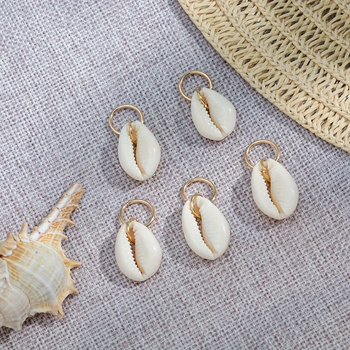 5pcs Sea shell Braided Hair Rings-Unique Headdress Dreadlock Hair Clips for Stylish Hair Accessories Loc Hair Jewelry for Braids