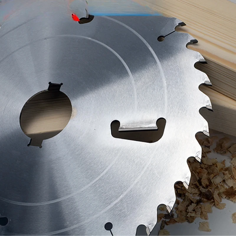 

Long lifespan, multi rip circular saw blade for tearing and cutting soft and hard wood, with minimal contact