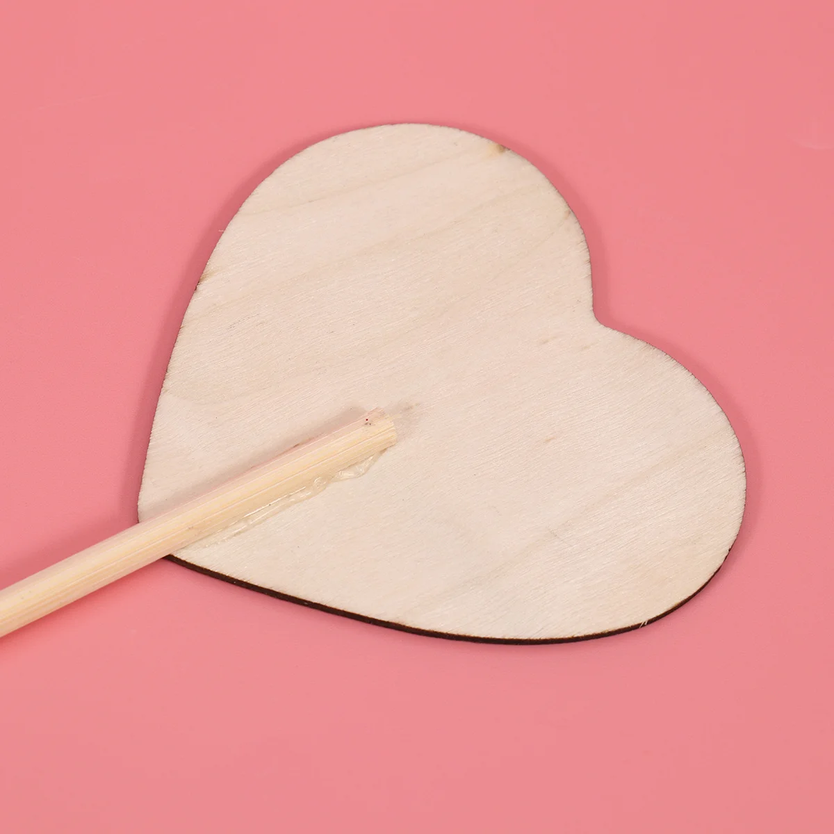 

10pcs Mini Wooden Message Blackboard Heart Shaped 7.1X2.9Inch Base 1.46Inch Diameter Black Wood Reception Decor