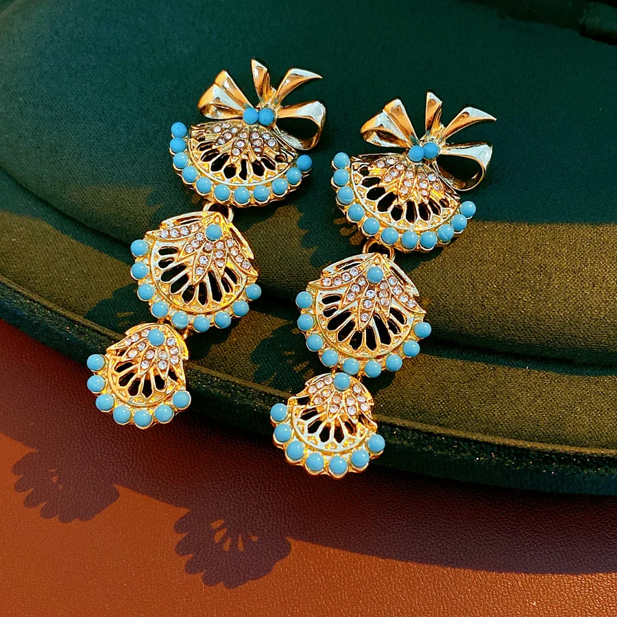 Hollow Out Fan Shaped Dangle Earrings for Women New Chinese Style Vintage Resin Pendant Earring Charms Bowknot Banquet Jewelry K
