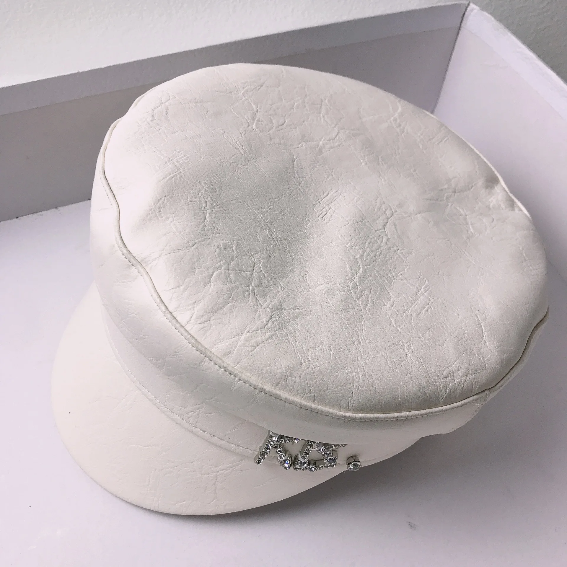 Designer RB letter pig navy hat Korean version autumn and winter leather hat female 2022 flat top cap fashion octagonal hat tide