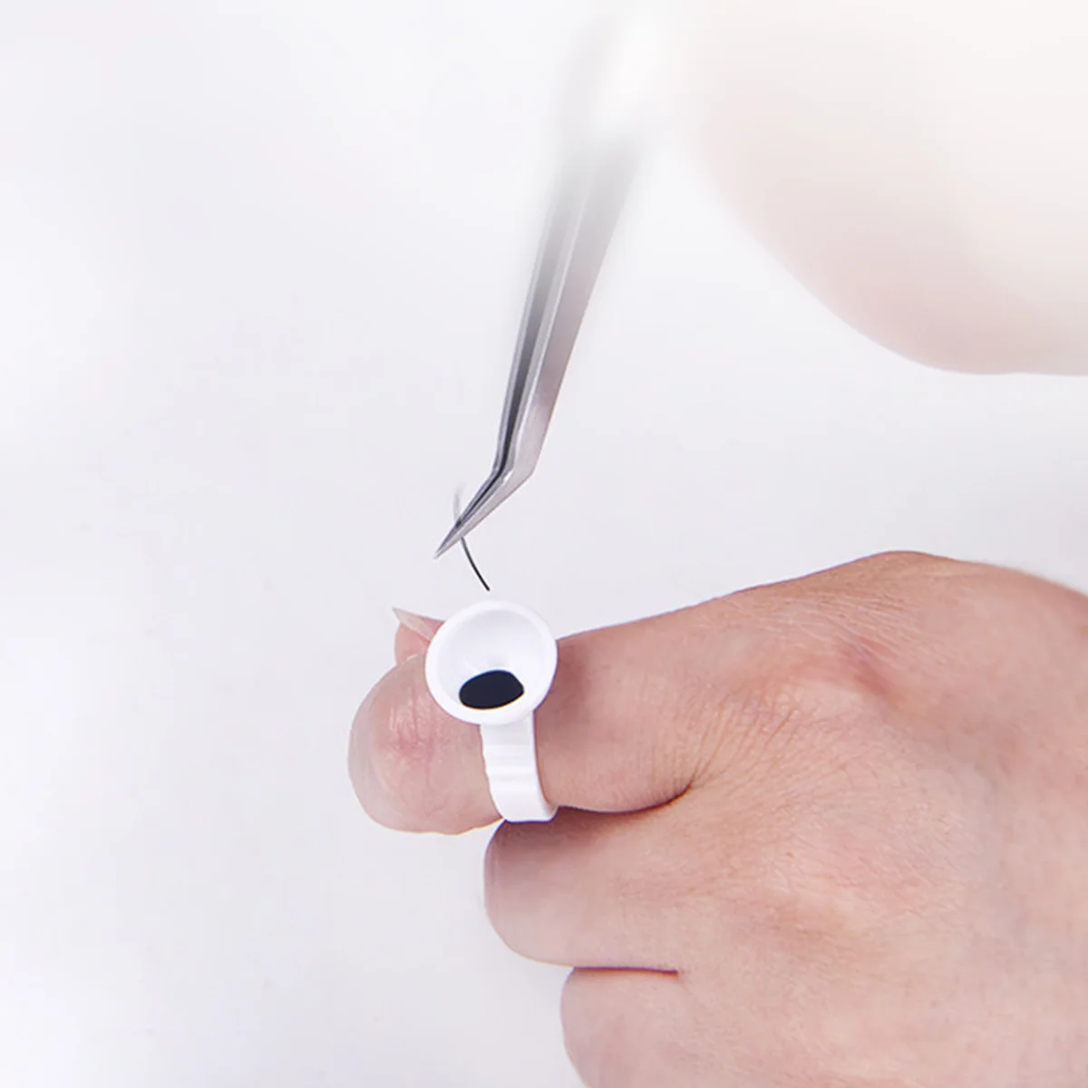 500Pcs No Separation Eyelash Makeup Rings Tool Disposable Ink Ring Holder for Professional Artists Size M White