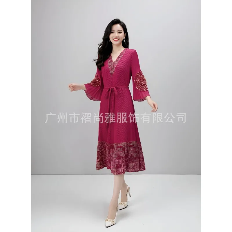 مياكي الطيات 2025 خريف جديد الخامس الرقبة مطرز فساتين مقياس السمك الطيات أنيقة التعادل الخصر مطاطا فستان طويل أضعاف المناسبات الرسمية