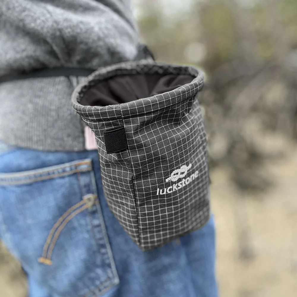 

UHMWPE Wear-Resistant Chalk Bag with Rope Knot Design Non-Slip Magnesium Powder Pouch For Rock Climbing Mountaineering 100g