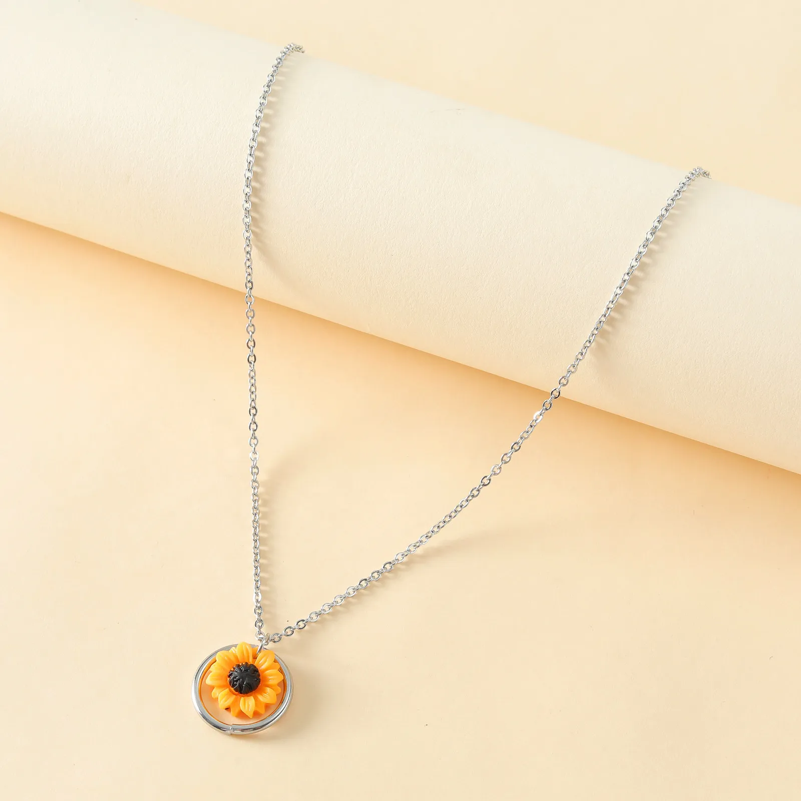 2023 New Sunflower Fresh Collar Chain Versatile Stainless Steel Ring Sunflower Pendant Necklace Gift Wholesale