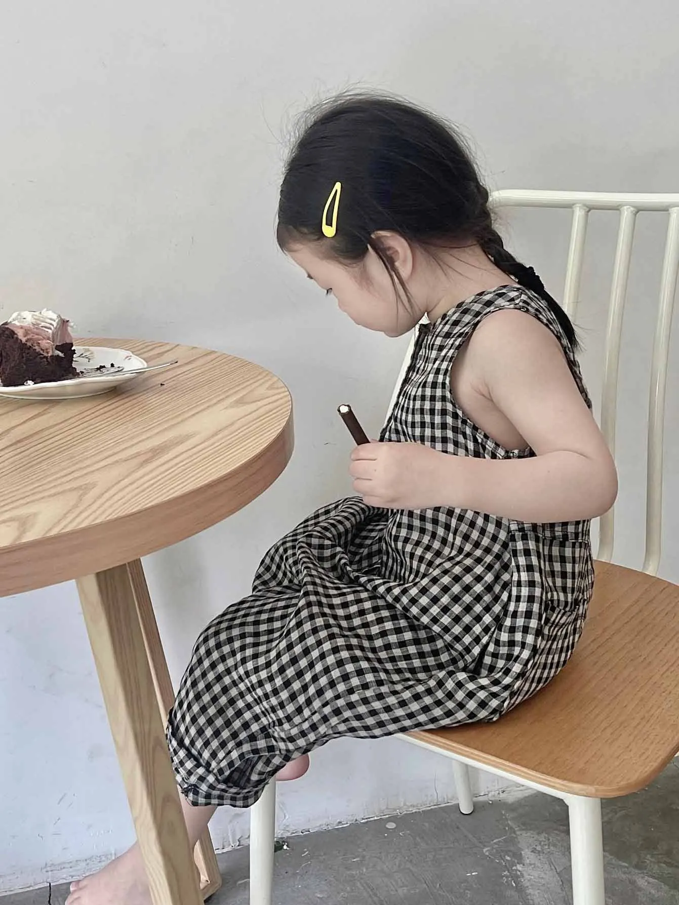 Children\'s Black And White Checkered Jumpsuit New Summer Style Sleeveless Loose Fitting Rompers For Boys Girls Casual Clothes