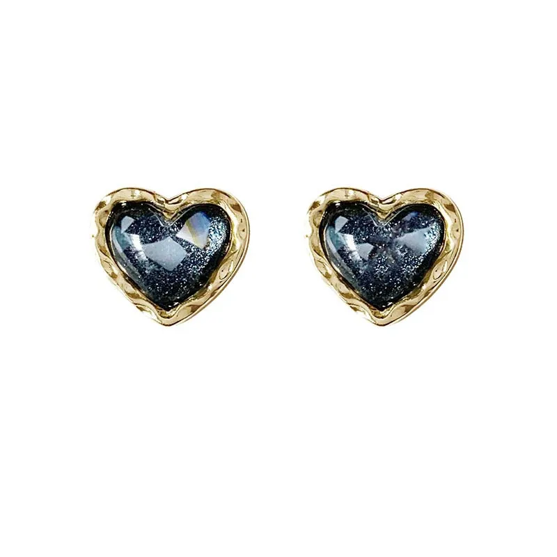 Trendy Vintage Heart Earring Women Classic Black White Stud Earrings Female Fashion Earrings Female Jewelry 2022 Gift