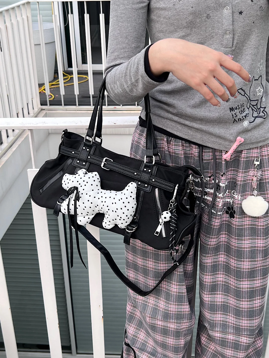 

Original Design Large Capacity Spot Dog Sports Cute Handheld Crossbody Bag for Commuting And Travel Simple Mosaic Bag