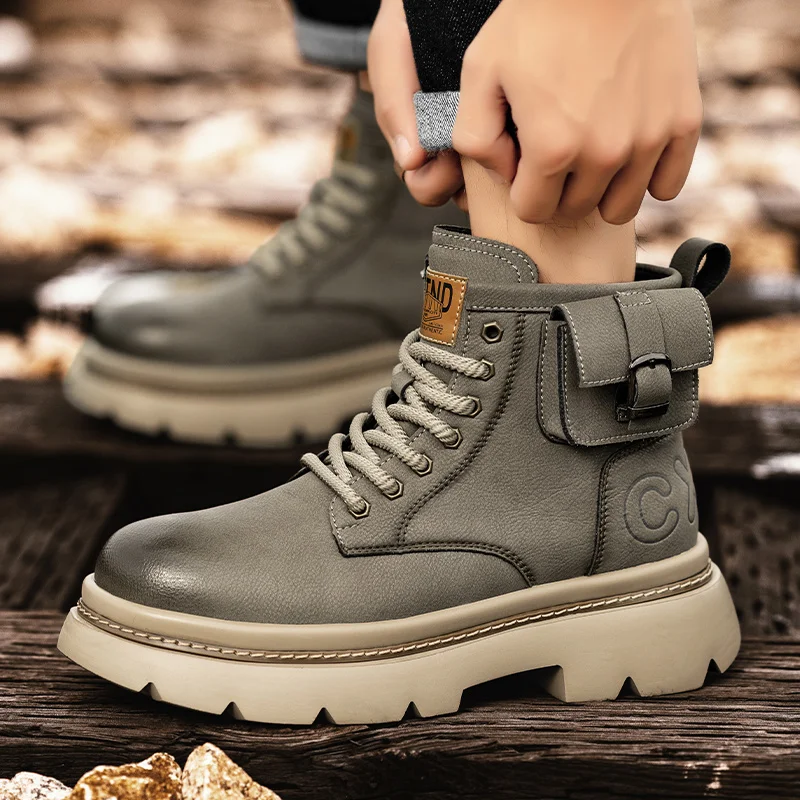 نمط جديد أحذية الموضة للرجال العصرية زخرفة المعادن دراجة نارية أحذية مريحة عالية أعلى حذاء كاجوال الرجال المشي أحذية رياضية