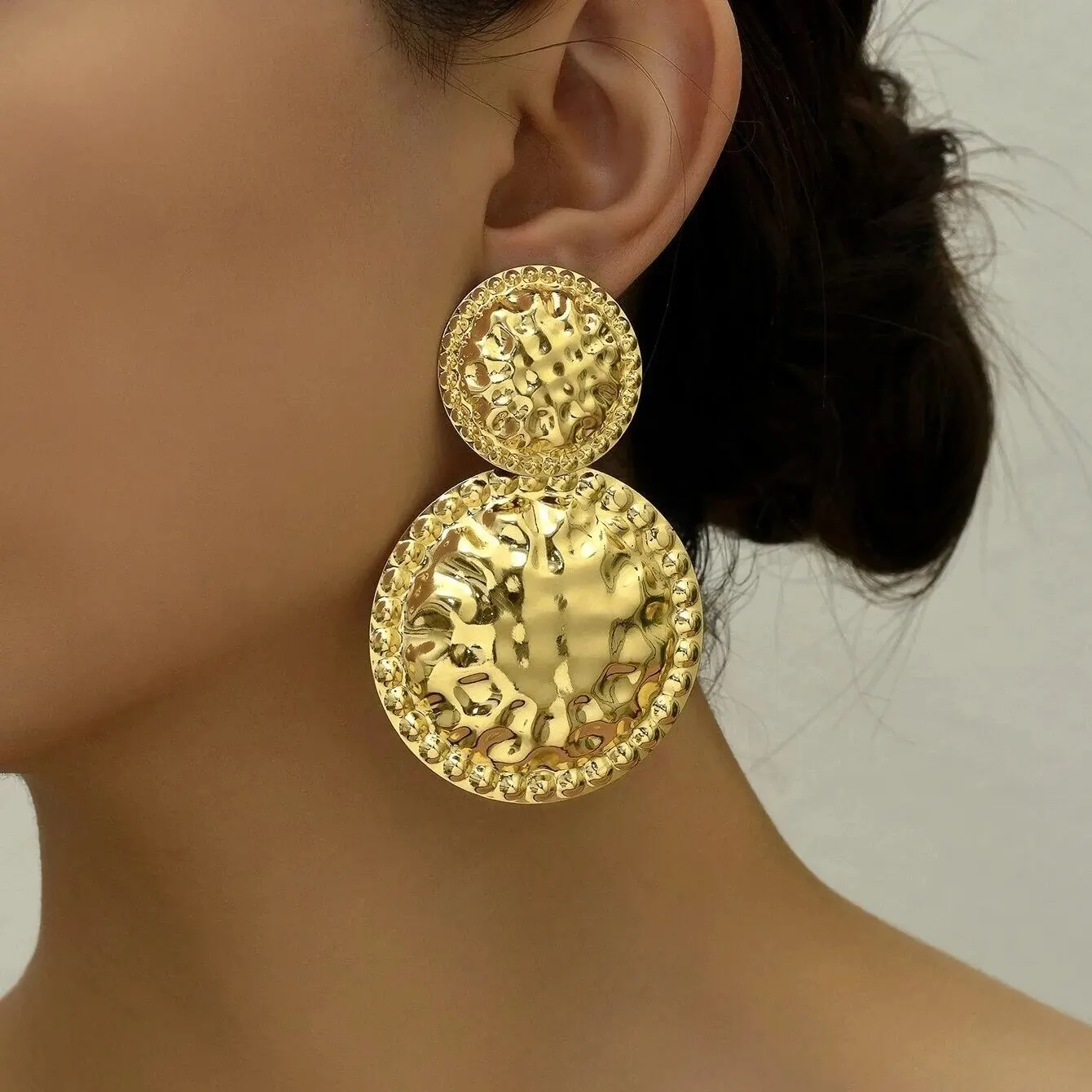 Obega Forever Love Heart Round Charm Earrings Shiny Gold Color Post Earrings For Woman Fashion Party Jewely Minsit Style Gift