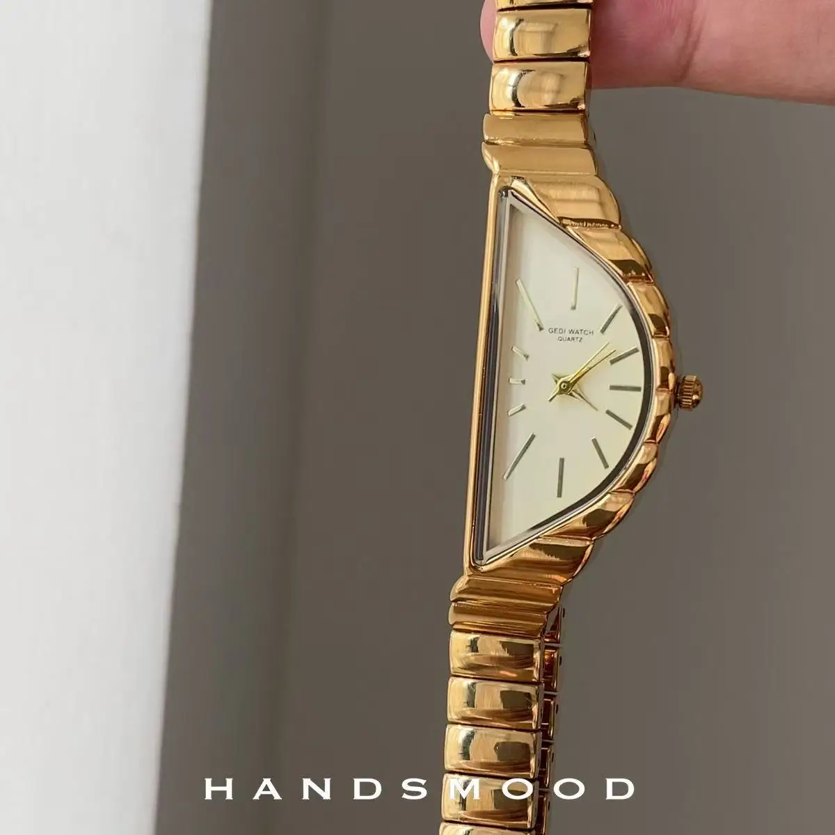 Women Watch Gold Half Moon Dial Medium Antique Fashion Niche Unique Design Ladies Quartz Watch
