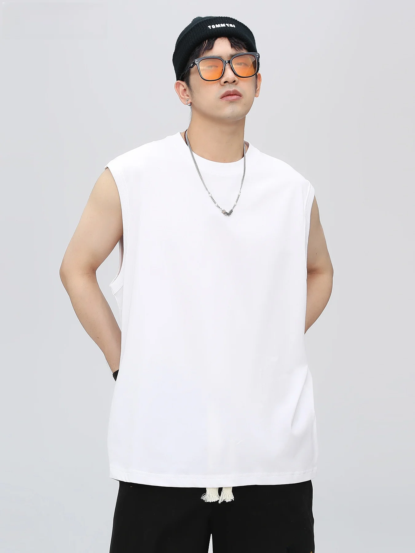 American Style Loose Fit Sleeveless Fitness Tank Top Men's Fashionable White Base Shirt Sporty Casual Long Velvet Cotton T-Shirt