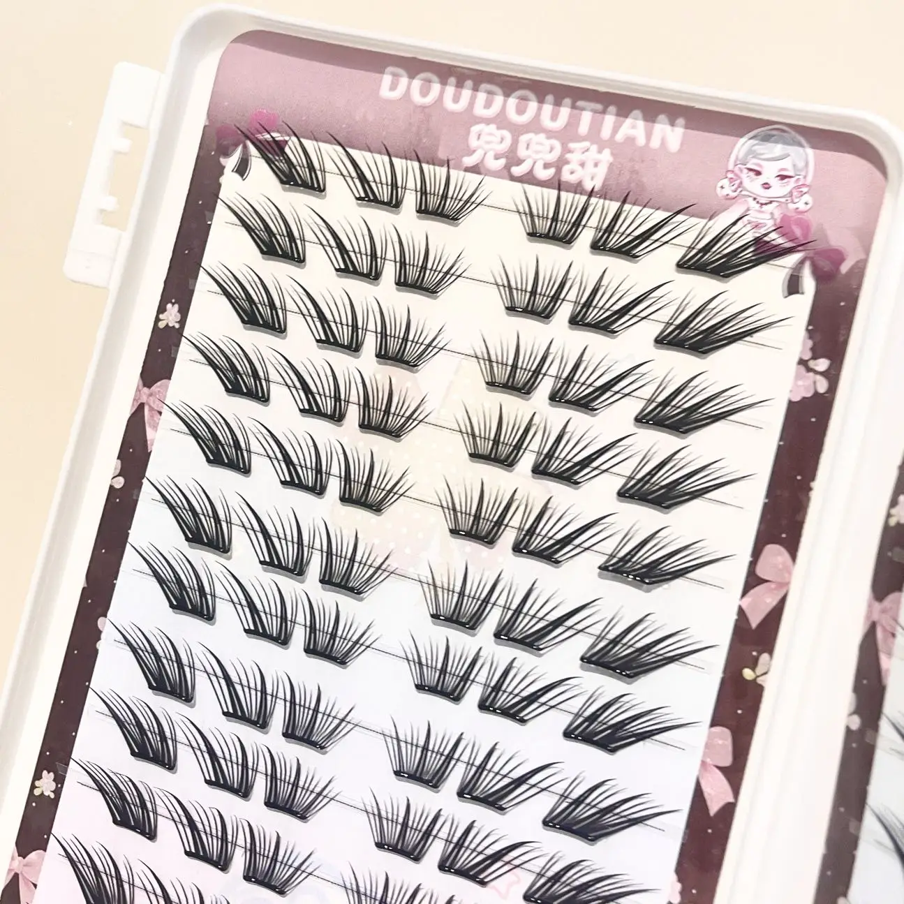 Doudoutian Klebefreie, dünne Fox Upturn Slanted Lash Wimpernbücher mit transparentem, dünnem Band, leichte, ausgestellte Wimpernbüschel für den Augenlifting-Effekt, tägliches und Party-Make-up – Detail 5
