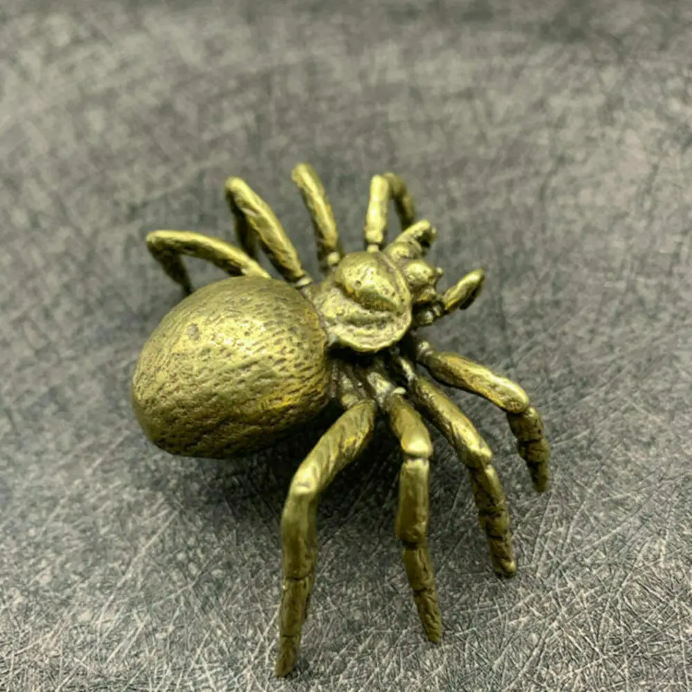 Retro Solid Brass Insect Spider Statue Mini Animal Figurine Chinese Tea Accessory Tea Pet Desktop Collectible Ornament