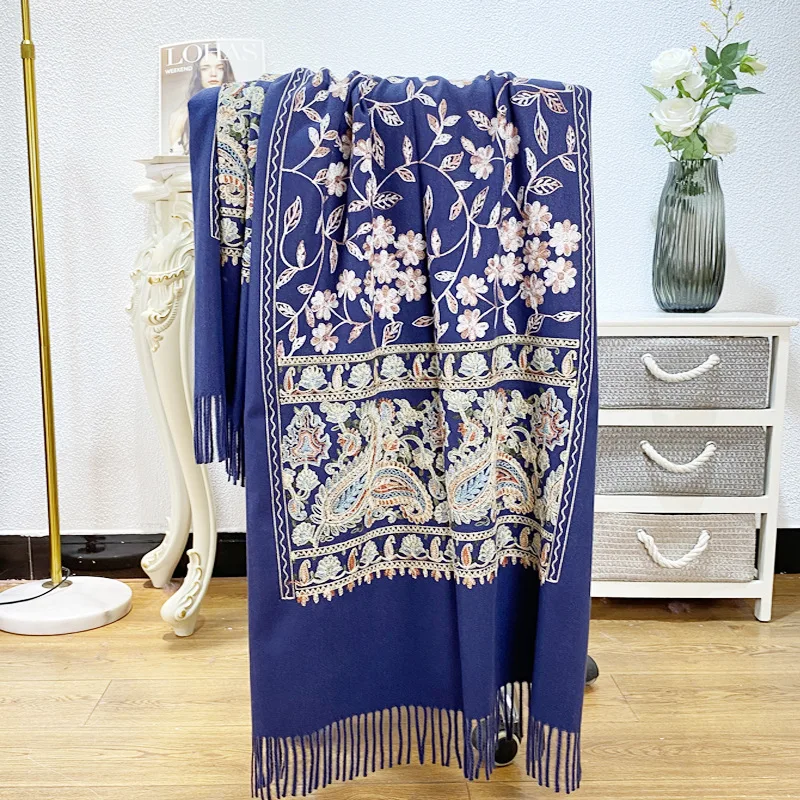 Women Embroidery Pashmina Cashmere Scarf 2024 New Warm Tassels Scarf Long Size Shawl Fashion Holiday Blanket Shawl Scarves