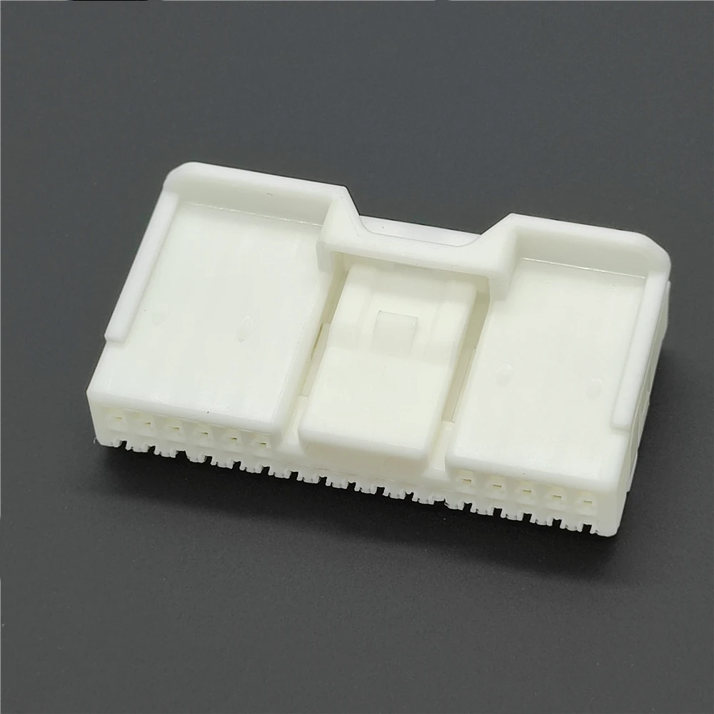 6098-4756 28 Pin Automotive Connector Female TS Series 0.64mm Unsealed PBT Natural Fit for Car Body Control Module Wiring