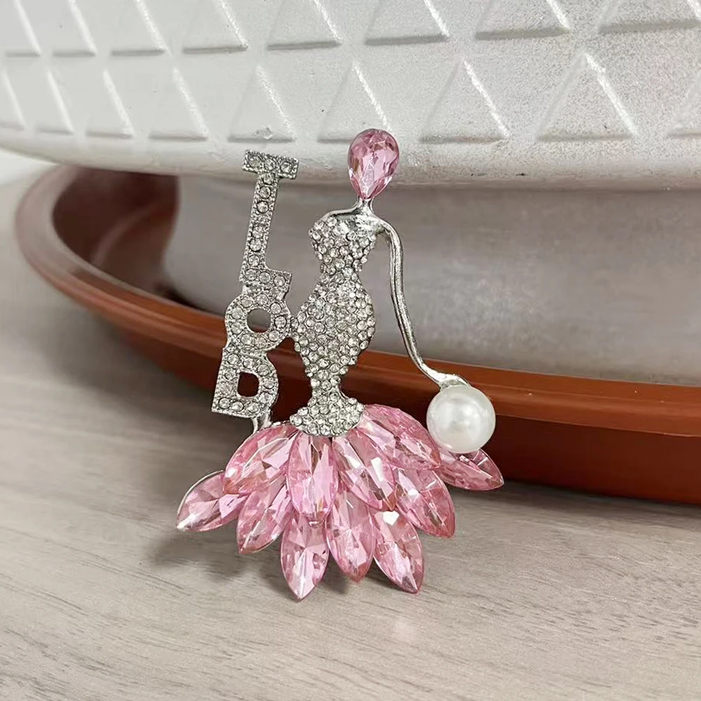 إثارة حجر الراين الوردي مجموعة أعلى السيدات من التميز TLOD دبوس المرأة الاجتماعية بروش معدني مجوهرات