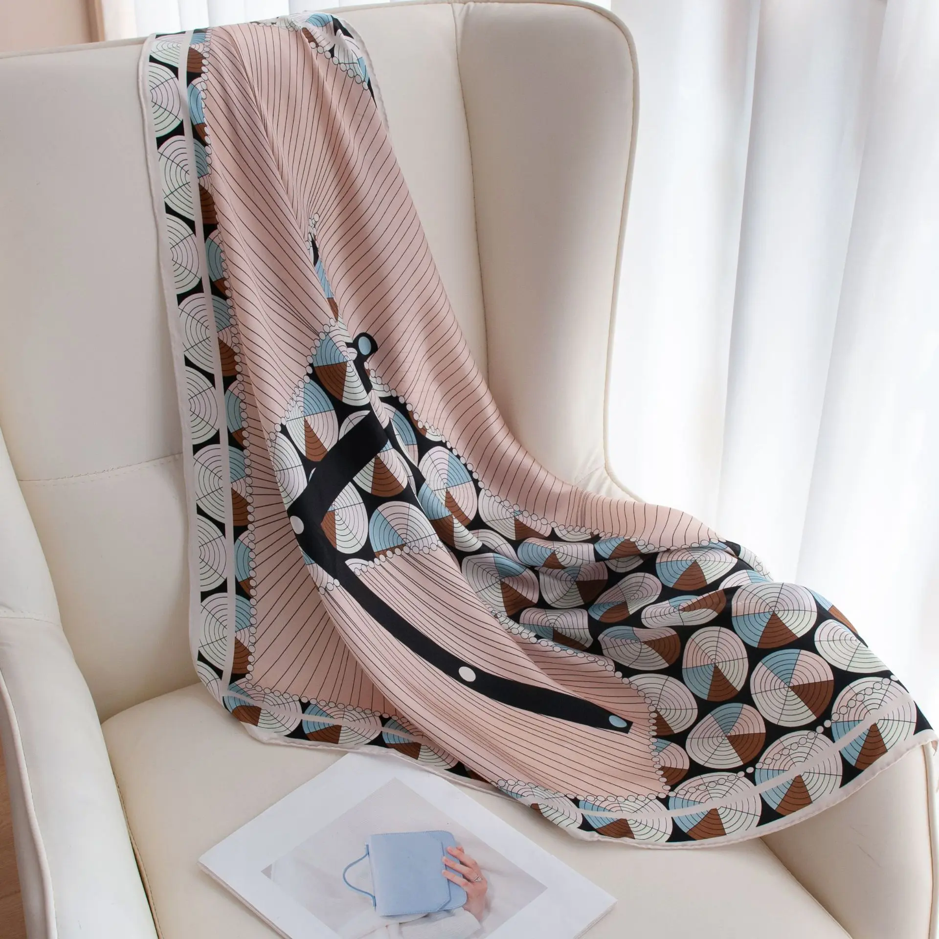 Spring new women's light luxury mulberry silk square scarf fashionable and sweet neck scarf