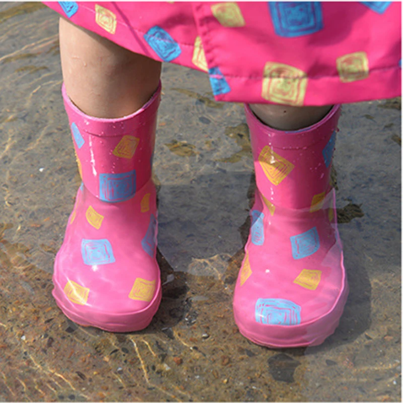 Botas de lluvia de goma para niños y niñas, zapatos impermeables con estampado, a la moda, novedad