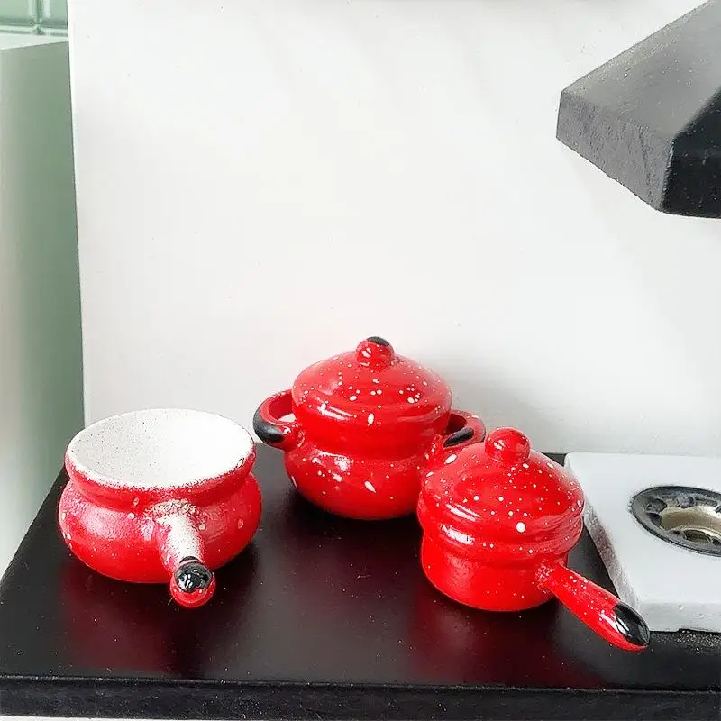 3 uds 1/12 casa de muñecas en miniatura modelo de olla roja muñeca utensilios de cocina para el hogar decoración de la cocina casa de muñecas decoración de escena juguete para juego de imitación