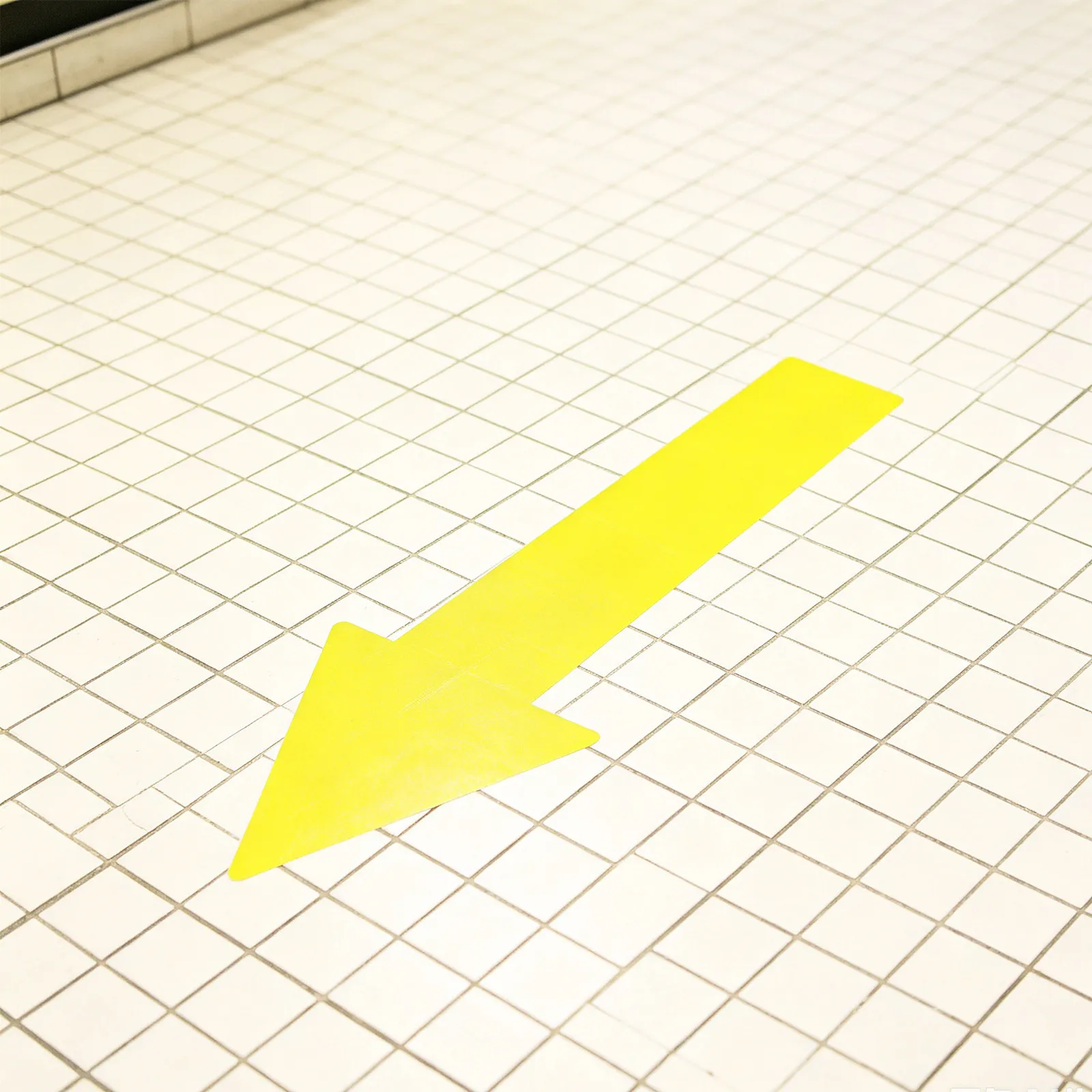 10Pcs Waterproof Arrow Stickers Directional Floor Wall Markers 30Cm Peel and Stick Removable Gym Office Warehouse Store Sign