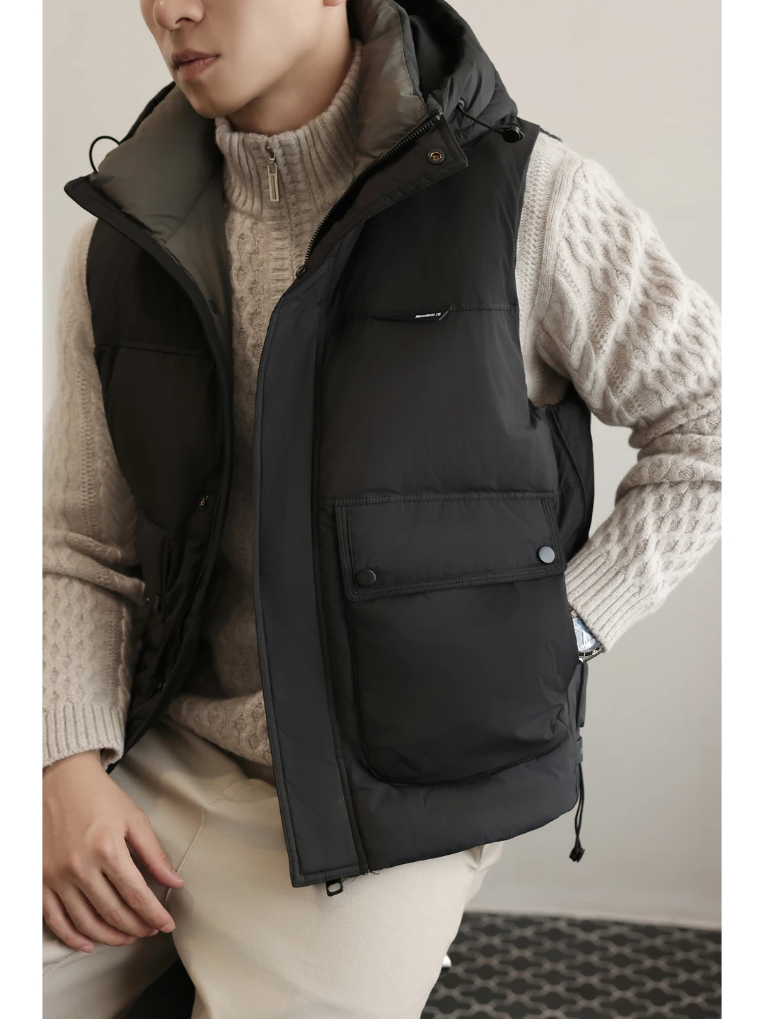 

Мужской пуховый жилет с капюшоном, молодежная модная верхняя одежда из полиэстера, легкий черный жакет для повседневной носки, осень-зима