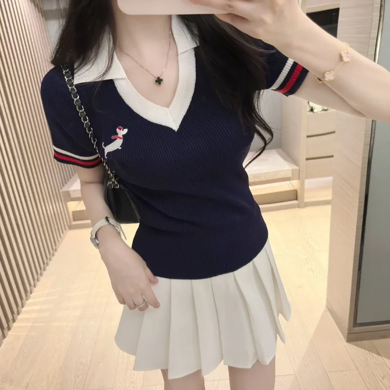 

Custom College Style Dog Embroidered Contrast V Neck Polo Shirt Women Casual Short Sleeve Knit Tops Summer